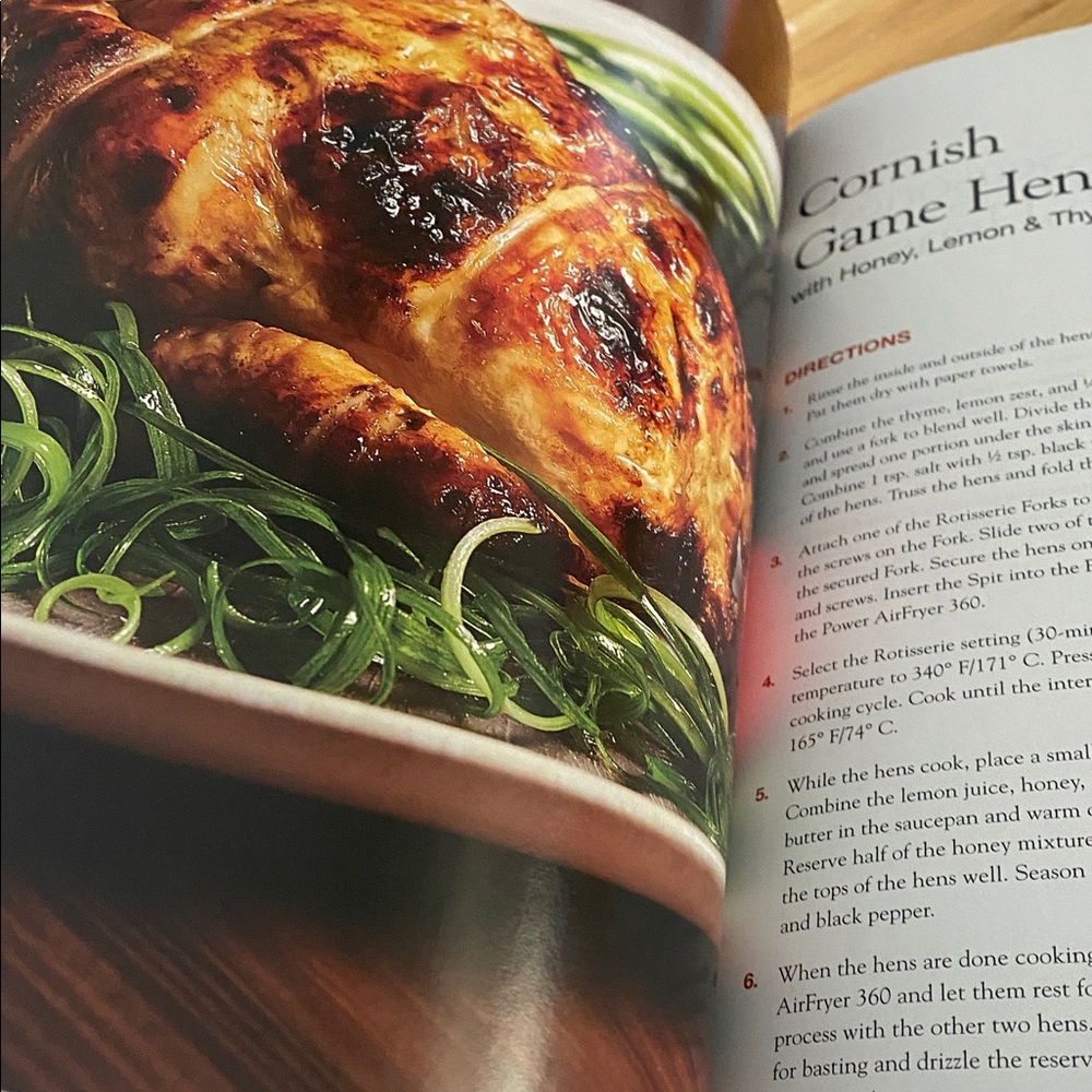 Essential Everyday Recipes Cookbook - Picture 2 of 9